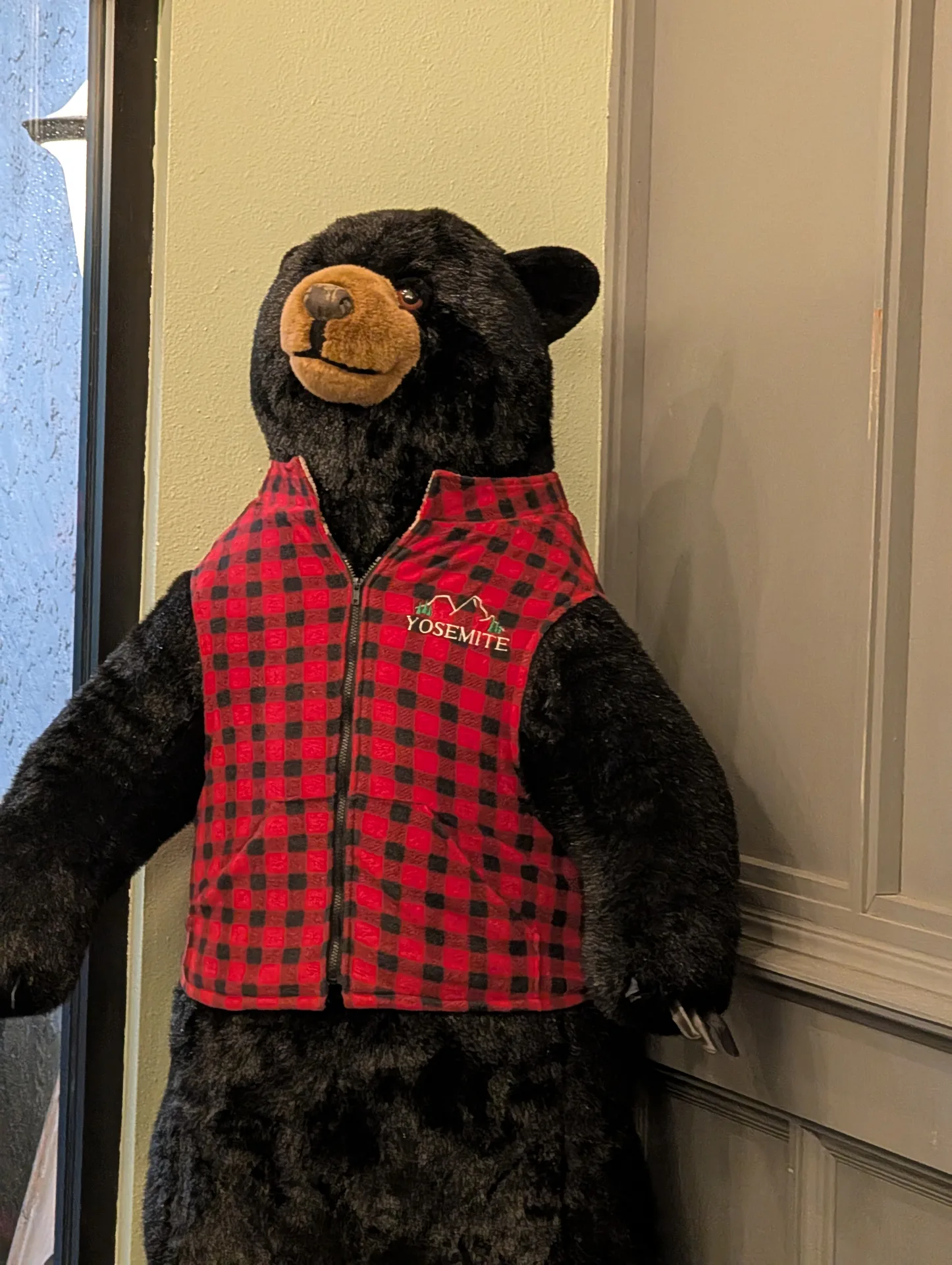 a big statue of like a real bear