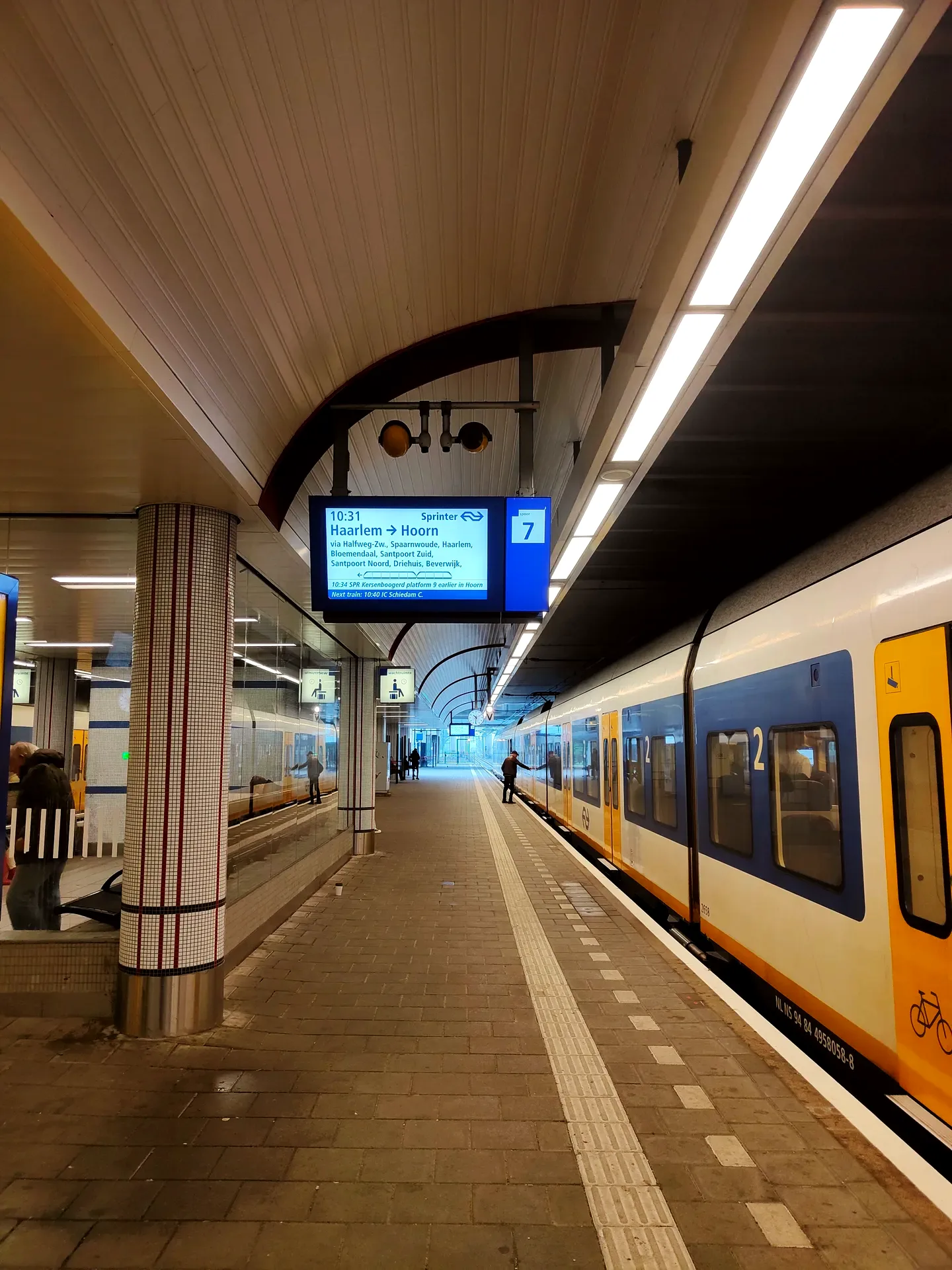 the 10:31 sprinter to hoorn