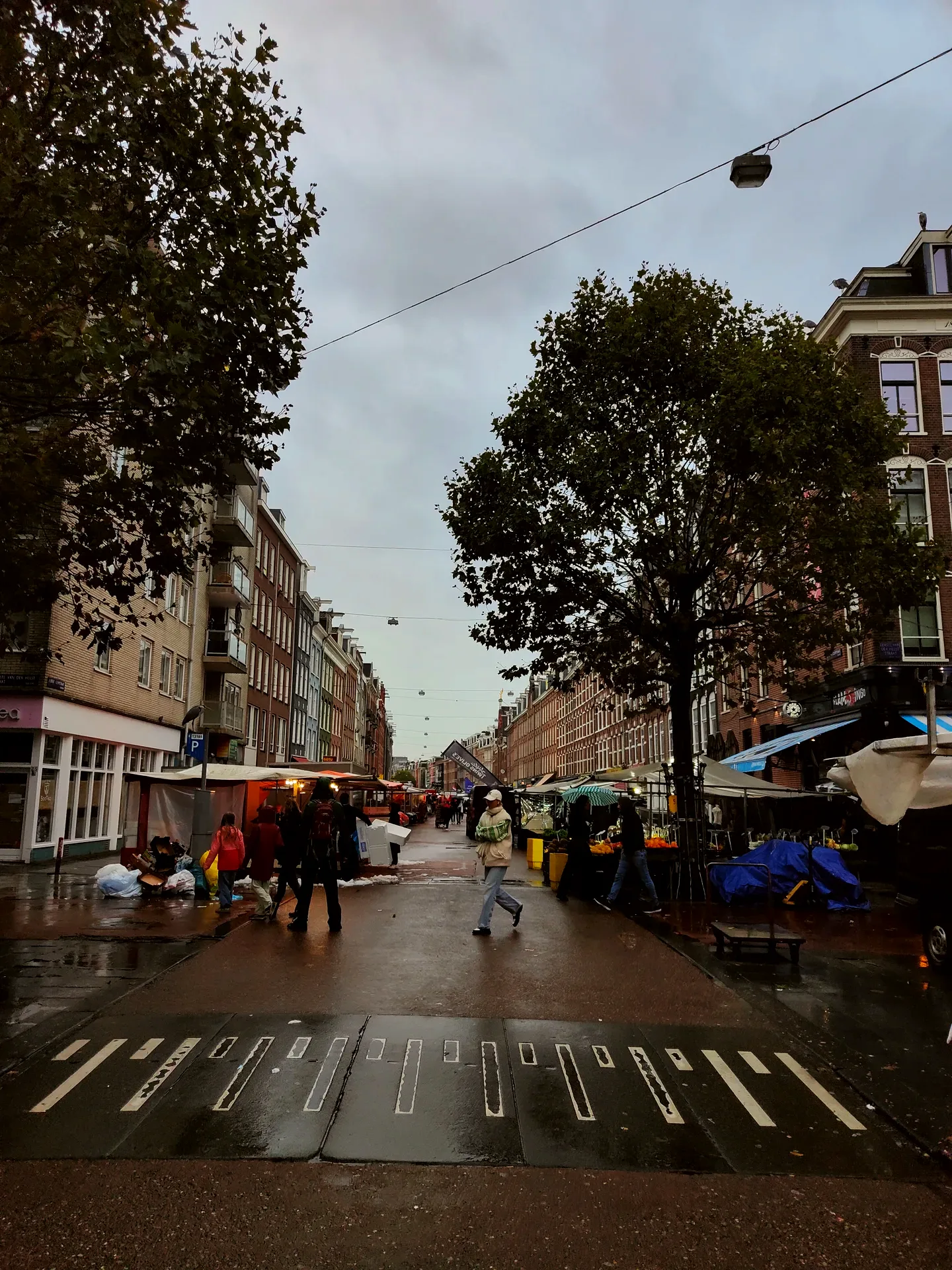 wet crossing on albert cuypstraat