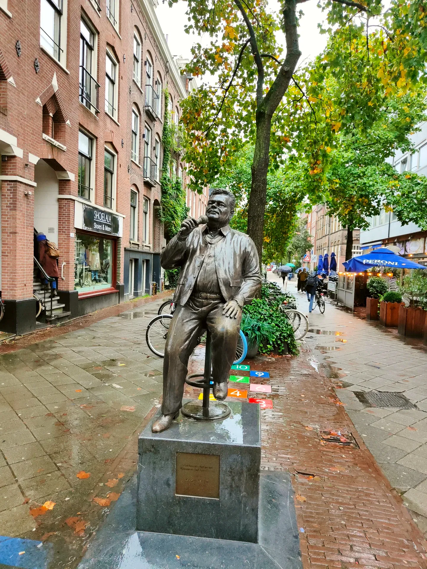 andré hazes in bronze