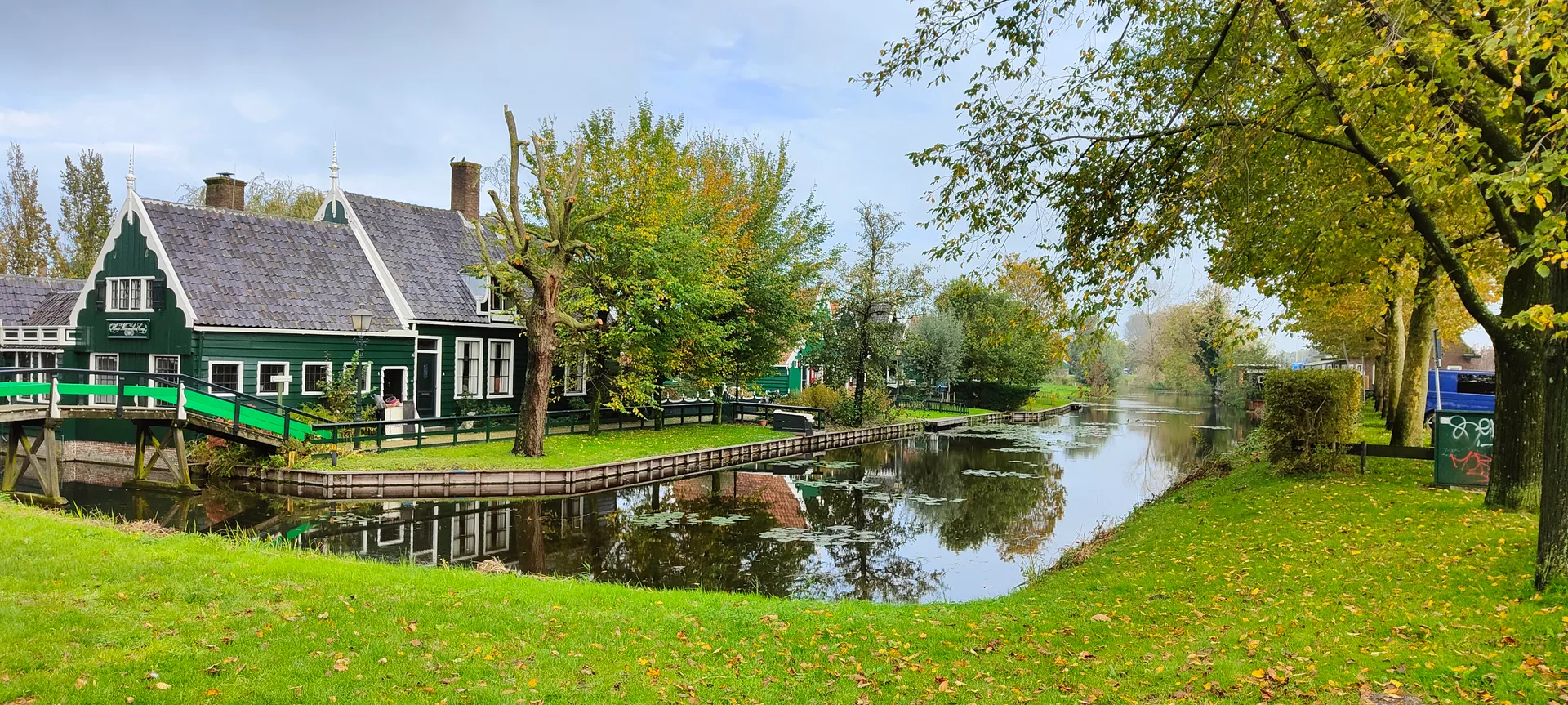 green zaan houses, mirrored