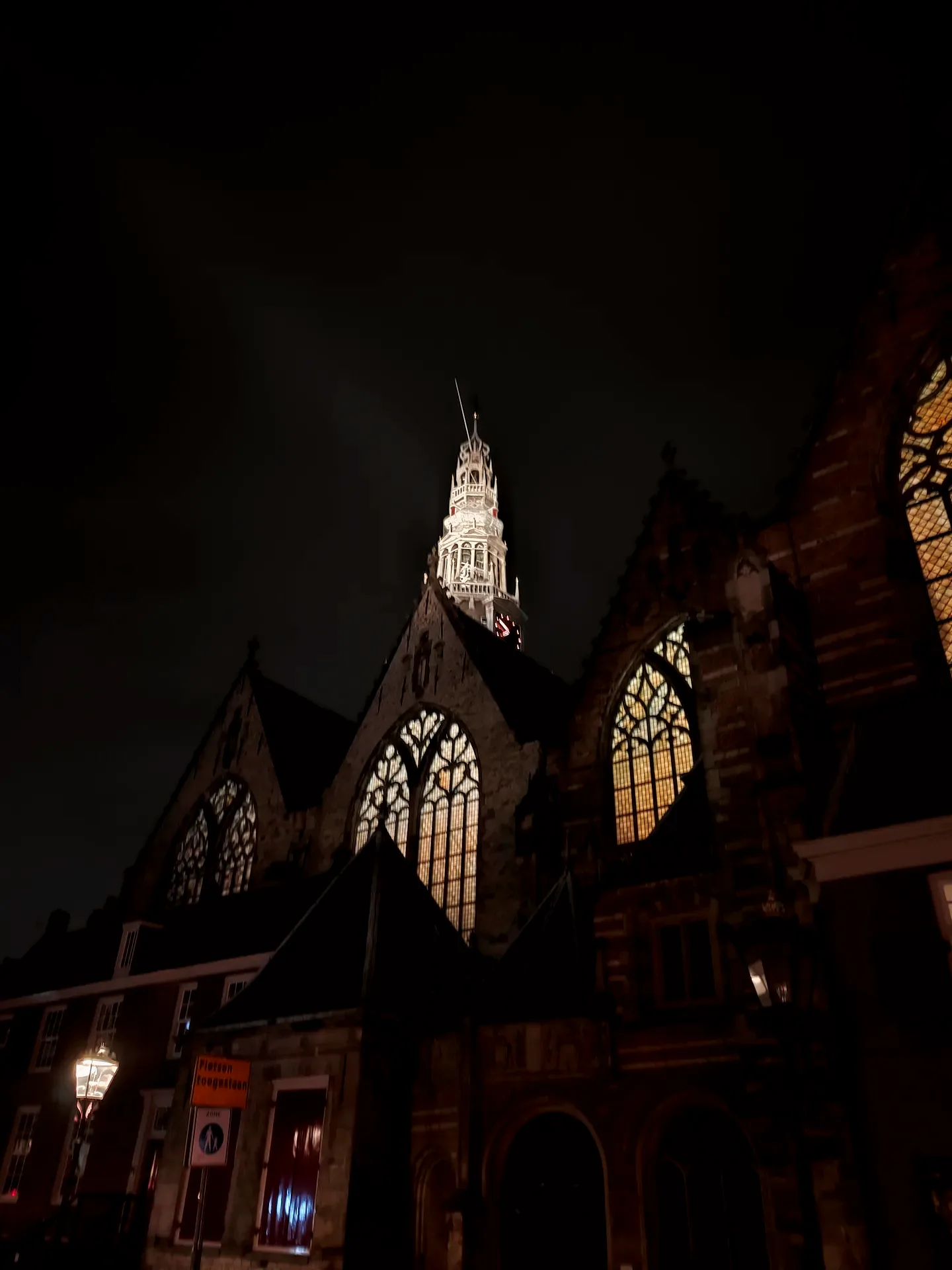 the oude kerk at night